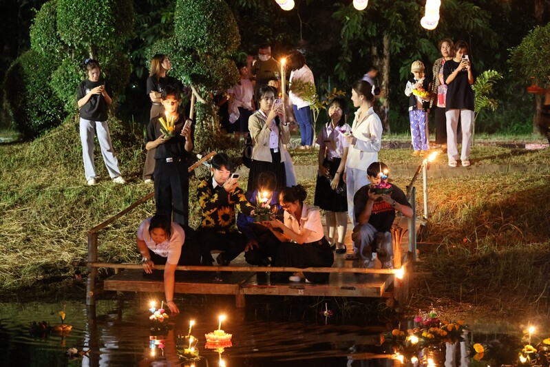 ม.นครพนม สืบสานประเพณีลอยกระทง “สมมานทีธาร ประจำปี 2568”