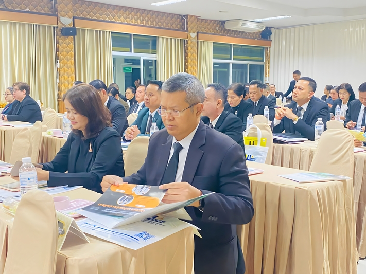 ม.นครพนม เข้าประชาสัมพันธ์หลักสูตรและแนะแนวการรับสมัครนักศึกษาแก่ผู้บริหารการศึกษาในจังหวัด