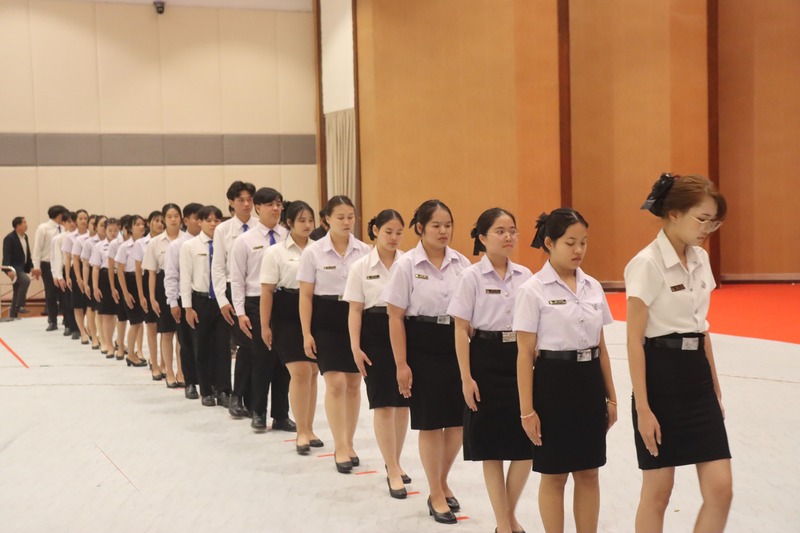 ซักซ้อมนักศึกษาต้นแบบ เตรียมความพร้อมพิธีพระราชทานปริญญาบัตร ประจำปีการศึกษา 2567