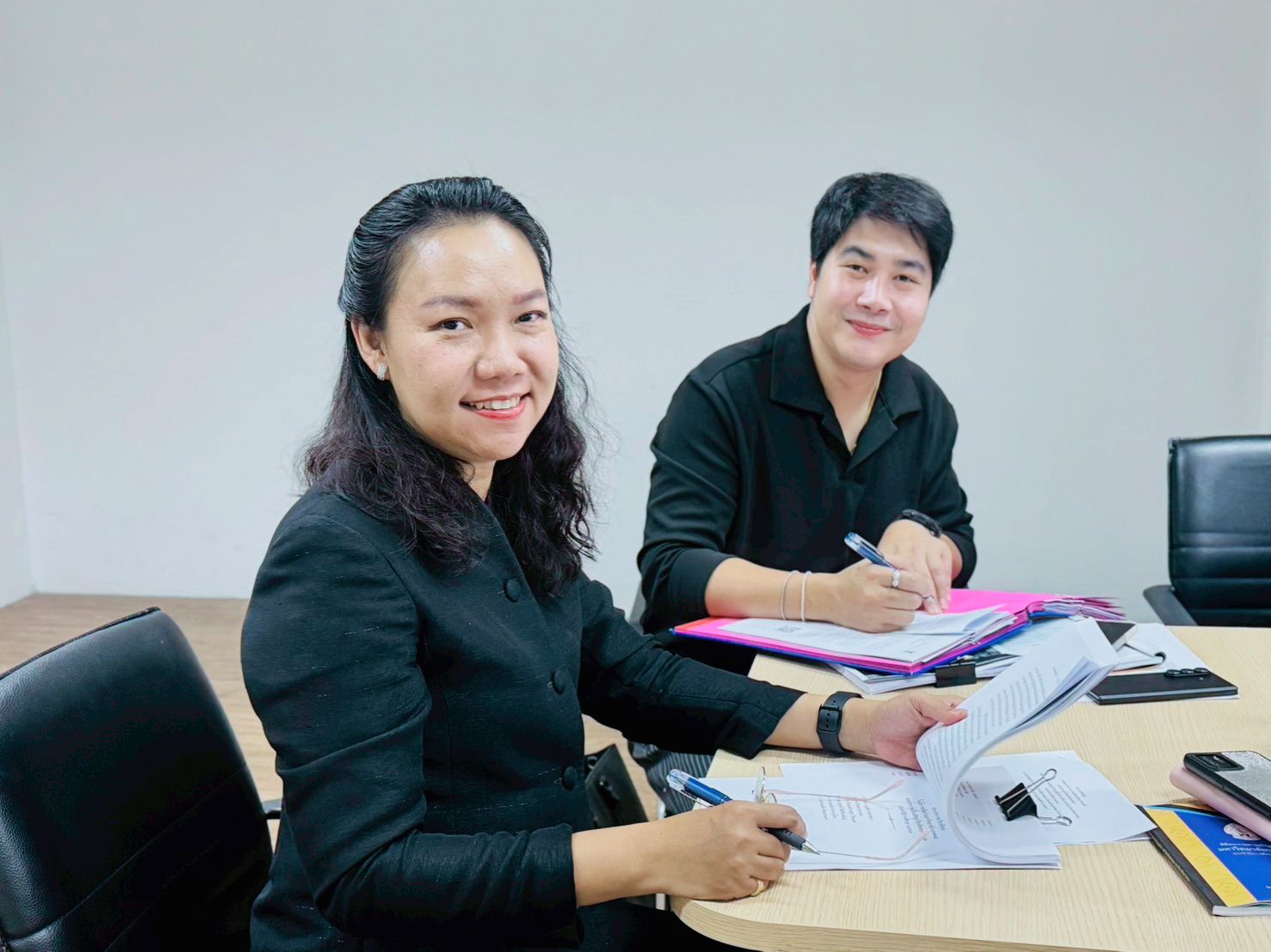 ม.นครพนม เดินหน้าตรวจความพร้อม “สูจิบัตรพิธีพระราชทานปริญญาบัตร” ก่อนส่งมอบเป็นที่ระลึกแก่ผู้เข้าร่วมพิธี