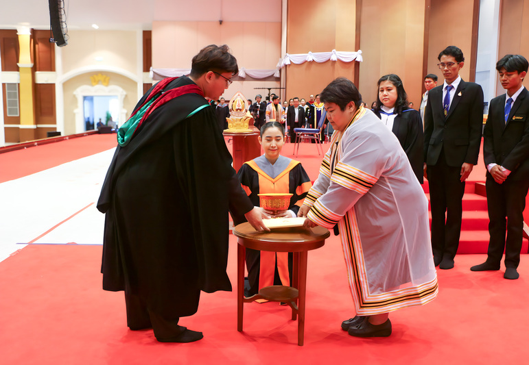 ม.นครพนม จัดซ้อมใหญ่พิธีพระราชทานปริญญาบัตร ประจำปีการศึกษา 2567 เตรียมความพร้อมบัณฑิตสู่พิธีสำคัญ