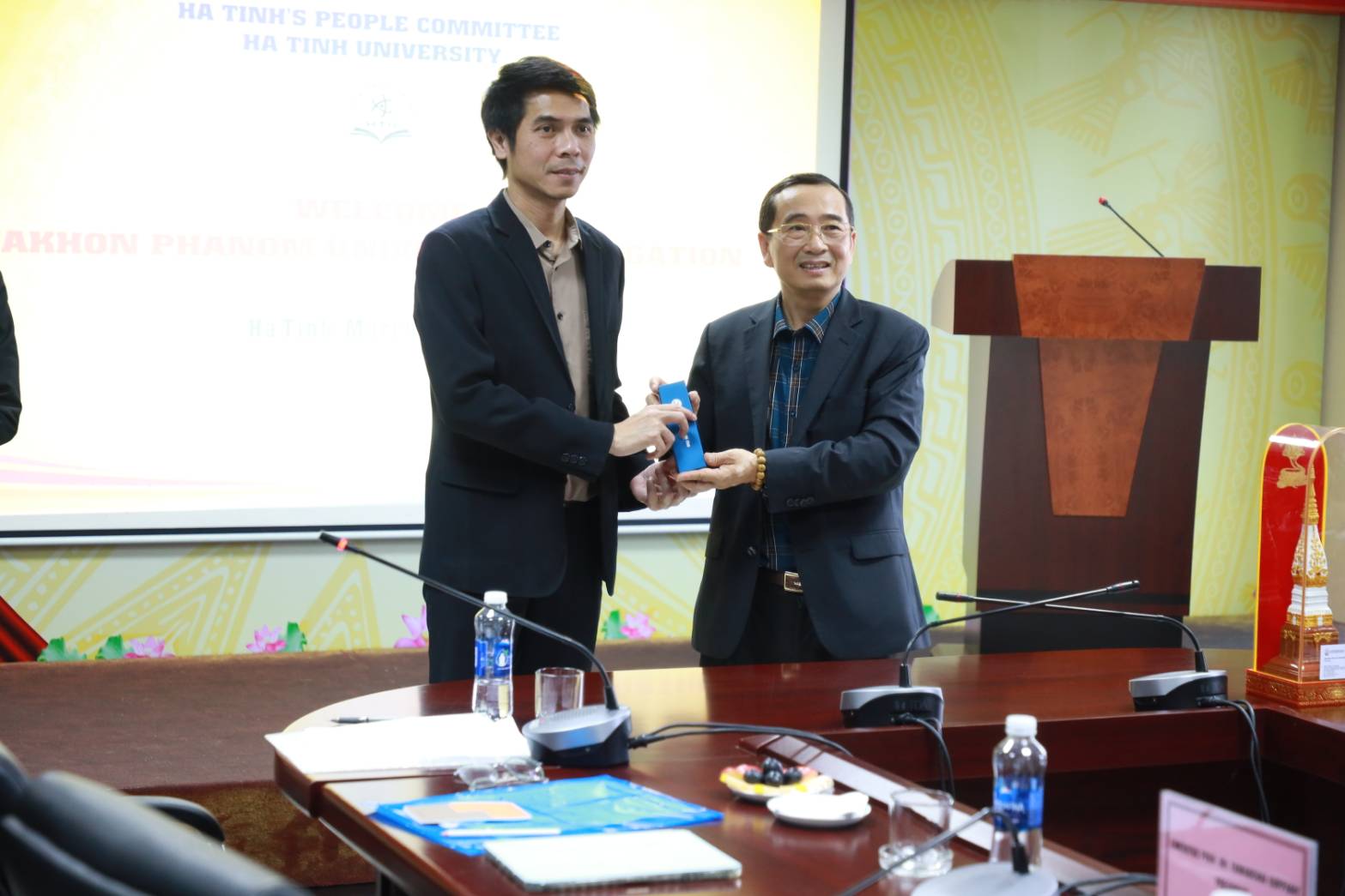 ม.นครพนม กระชับสัมพันธ์ ม.ฮาติงห์ เวียดนาม หารือความร่วมมือทางวิชาการเดินหน้าพัฒนาการศึกษา