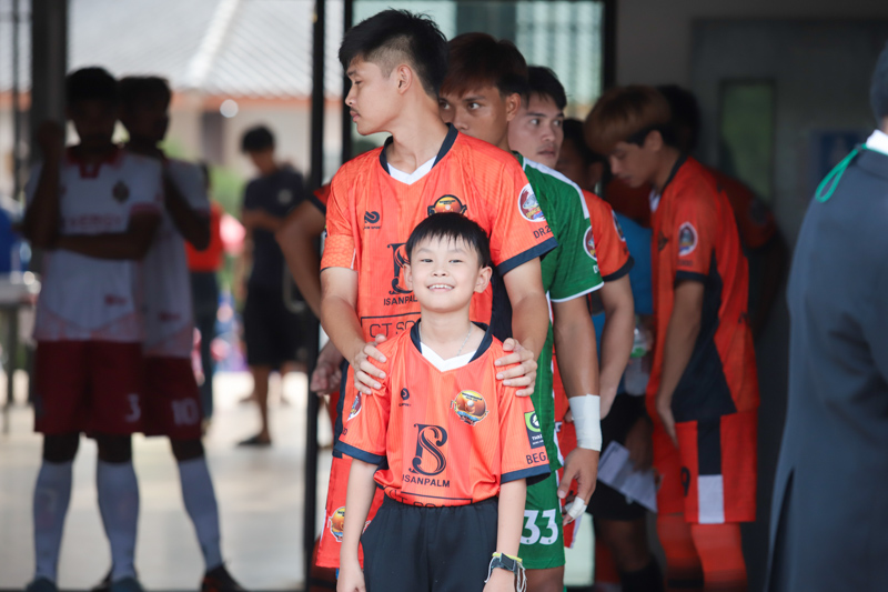 อธิการบดี มนพ. นำทัพผู้บริหารและบุคลากรร่วมลุ้นเชียร์ NPU นครพนมยูไนเต็ด นัดเปิดสนามไทยแลนด์ เซมิ-โปร ลีก 2026