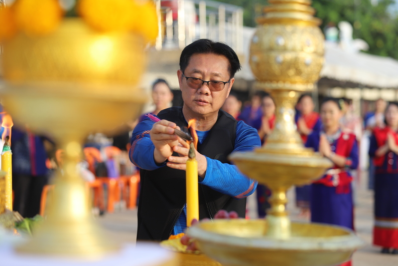 ม.นครพนม จัดกิจกรรมสืบสานศิลปวัฒนธรรม-ว่ายน้ำโขง พร้อมส่งเสริมการออกกำลังกายทางน้ำ