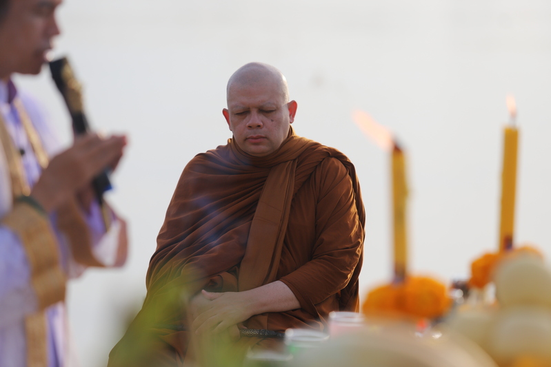 ม.นครพนม จัดกิจกรรมสืบสานศิลปวัฒนธรรม-ว่ายน้ำโขง พร้อมส่งเสริมการออกกำลังกายทางน้ำ